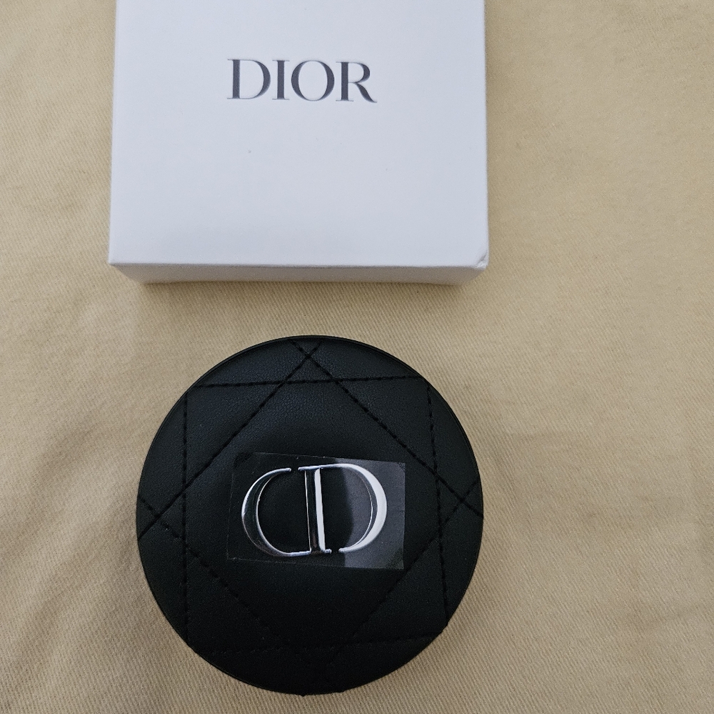 Dior compact mirror